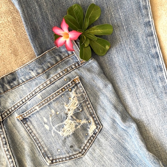 JUICY COUTURE | Women’s Light Wash Low Rise Distressed 90s Jeans Size 31 - Picture 8 of 11